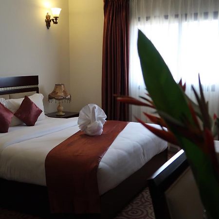 Boulevard Palace Hotel Monrovia Bagian luar foto
