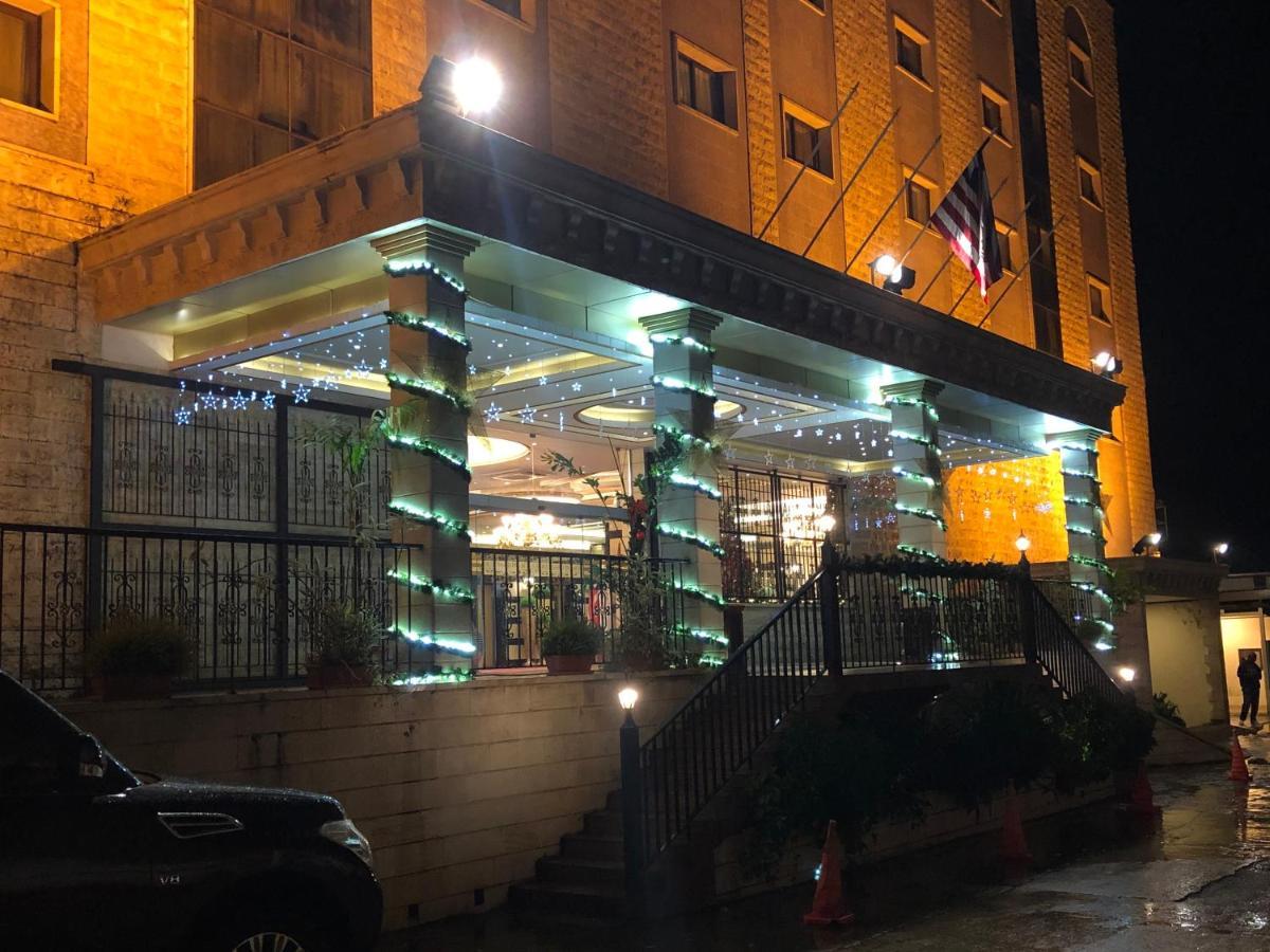 Boulevard Palace Hotel Monrovia Bagian luar foto