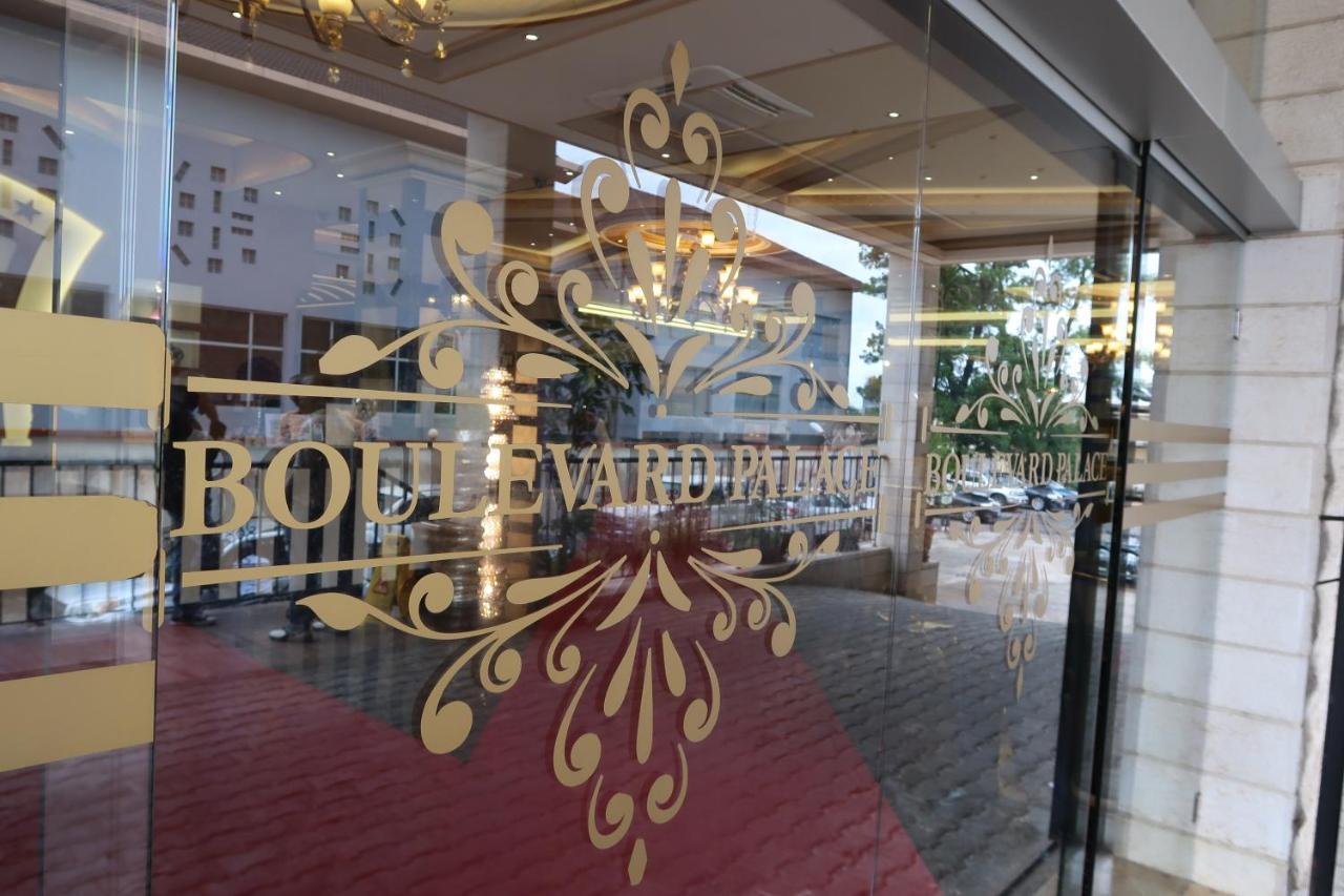 Boulevard Palace Hotel Monrovia Bagian luar foto