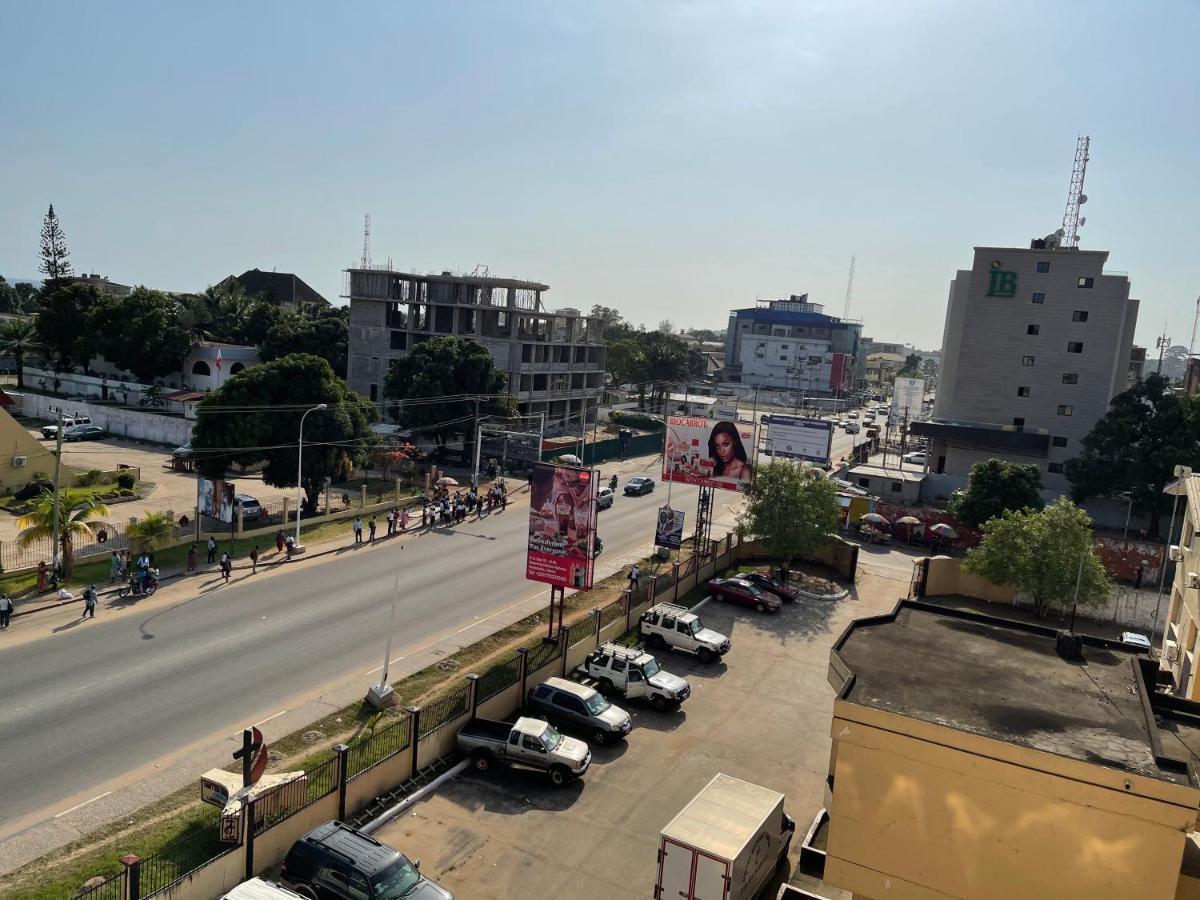 Boulevard Palace Hotel Monrovia Bagian luar foto