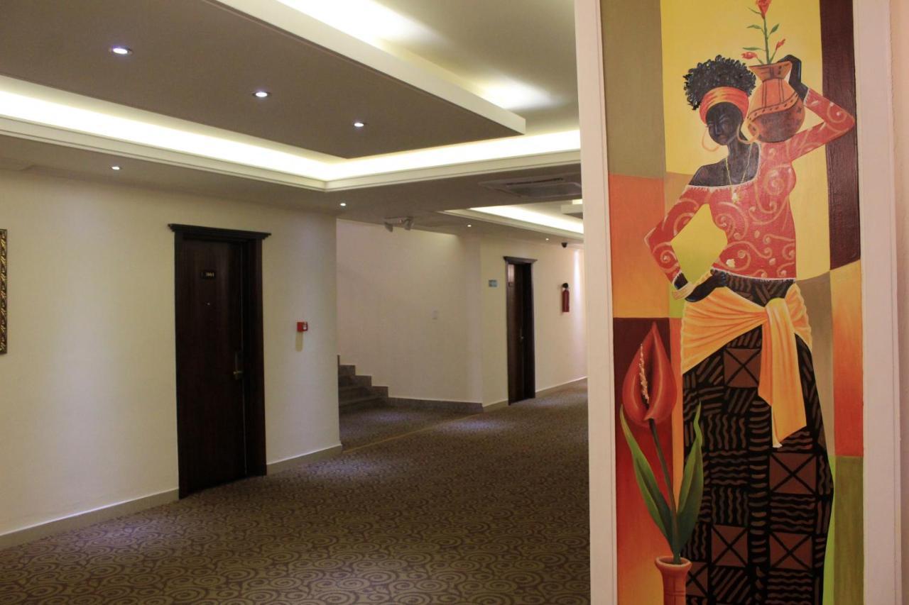 Boulevard Palace Hotel Monrovia Bagian luar foto