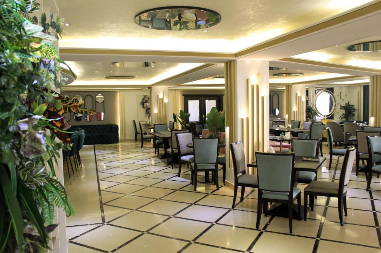 Boulevard Palace Hotel Monrovia Bagian luar foto