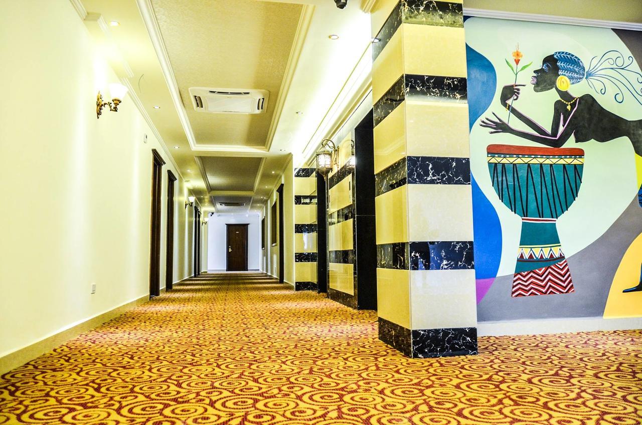 Boulevard Palace Hotel Monrovia Bagian luar foto